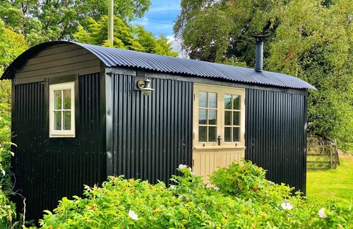 Lemington Cabin | Shepherd hut Glamping in Northumberland