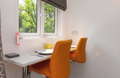 Knott End-on-Sea Cottage | SHEPHERDS HUT 2, romantic, country holiday cottage in Garstang