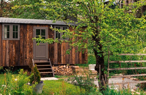 Seytroux Cabin | Shepherd’s Hut - Ideal for Couples - Near Morzine