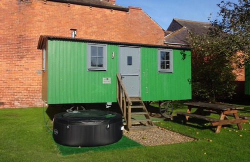 Wigton House | Shepherds Hut, Jamies Retreat, Bowness-on-Solway