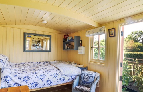 Weybread Cottage | SHEPHERDS HUT, pet friendly, with open fire in Harleston