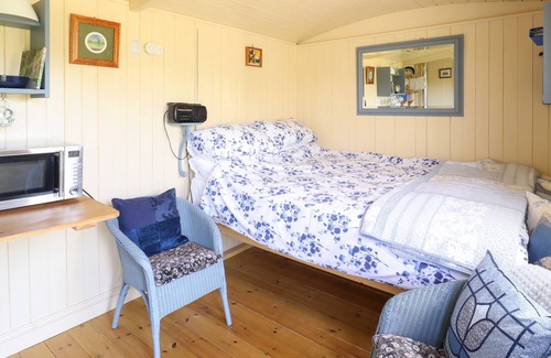Weybread Cottage | SHEPHERDS HUT, pet friendly, with open fire in Harleston