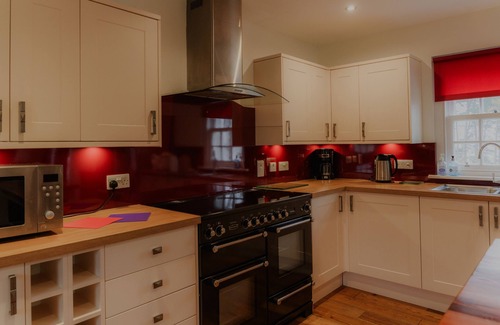 Newtonmore Cottage | Sherrabeg Cottage - a cottage that sleeps 8 guests in 4 bedrooms