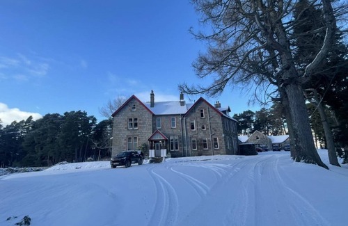 Newtonmore Cottage | Sherramore Lodge - a lodge that sleeps 19 guests in 10 bedrooms