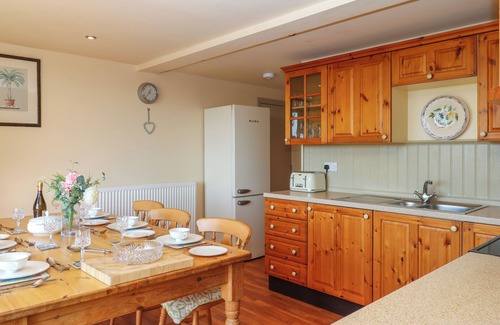 Westcott Cottage | SHERWAY COACH HOUSE, family friendly, with hot tub in Bradninch
