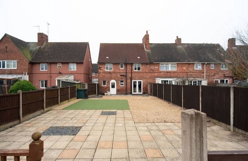 Mansfield House | Sherwood Pines Big Garden