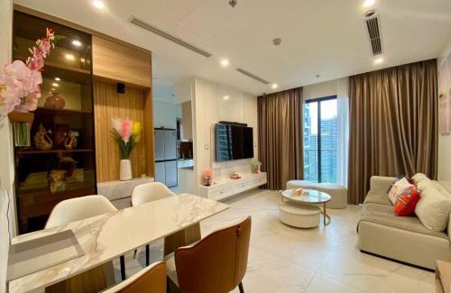 District 9 Apartment | Shi House- 2BR Building BE3 Beverly Modern & Quiet