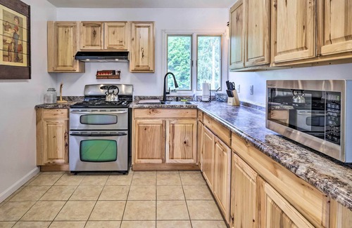 Cambra Apartment | Shickshinny Apt w/ Yard ~ 9 Mi to State Park!