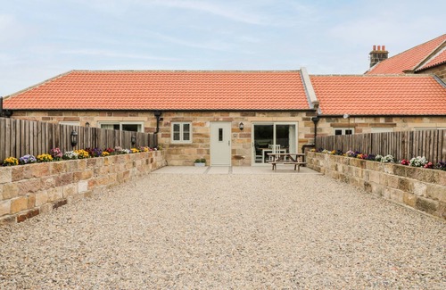 Ruswarp Cottage | SHIPSWHEEL COTTAGE AT BROADINGS FARM, pet friendly in Whitby