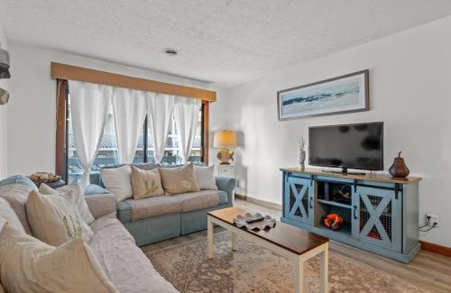 Myrtle Beach Apartment | Shipwatch I 224 A