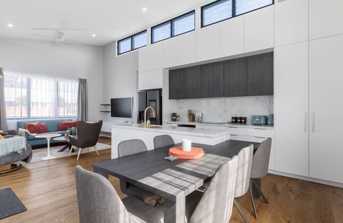 Marks Point House | Shiraz at Marks Point: Lovely 2-Bed Villa