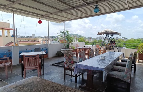 Lake Swaroop Sagar House | Shiv villa homestay