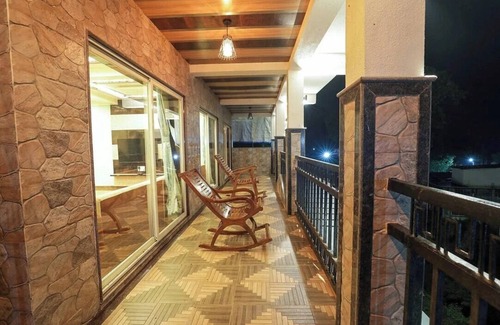 Wai Villa | Shivaji's Villa By Joy Suites