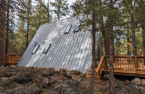 Weed Cottage | Shivangini Cottage at Healing Waters of Shasta