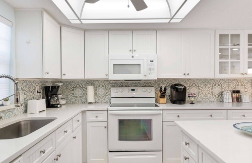 Avon By The Sea Condo | Shoot the Breeze at Cocoa Beach