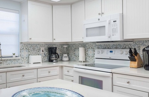 Avon By The Sea Condo | Shoot the Breeze at Cocoa Beach
