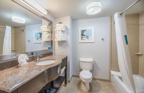 Hayward House | Shops and fun near Oakland Airport