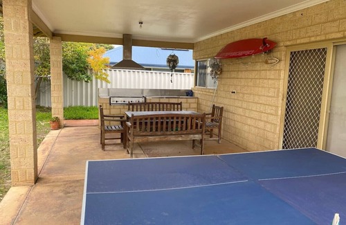 Ledge Point House | Shore 2 please Holiday Home