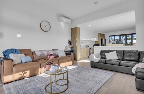 Eden Apartment | Shore Break 5: Unlimited wifi and right at the beach