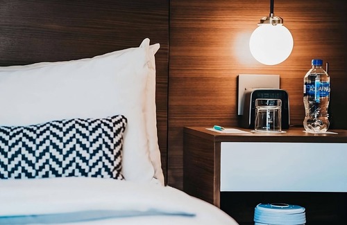 Downtown Minneapolis Hotel | Short Distance From The Well Known Sites! 4 Convenient Units Near Foshay Tower!