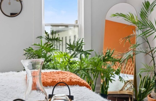 Italian Village House | Short North - Parking Free - Convention - King Bed