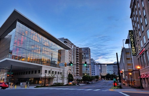 Downtown Condo | Short term luxury condo in DT of Silver Spring near Red Line & Amenities