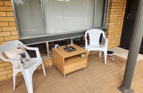 Griffith House | Short term stay perfect for the business travellernPet friendlyn