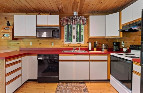Standish Cottage | SHORT WALK TO A LARGE SANDY BEACH