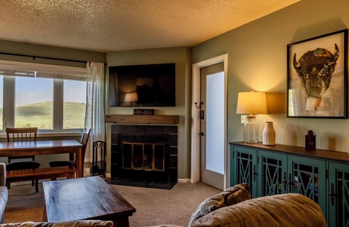 Granby Condo | Short Walk to Granby Ranch!
