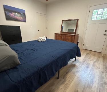 Downtown Niagara Falls House | Short Walk to the Falls Newly Renovated 4 Bedroom