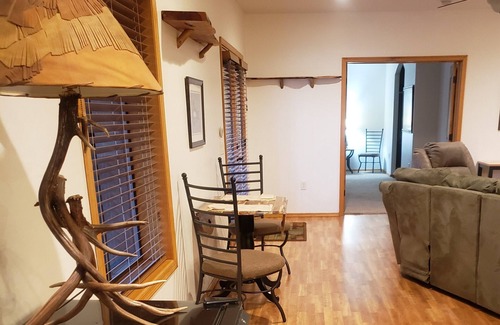 Pine Oaks Apartment | Show Low Paradise in Exclusive Gated Pine Oaks, WiFi & many extras