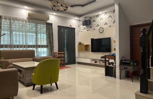 Huxi House | Shower & Sleep