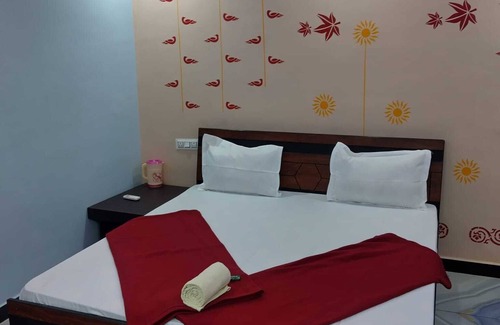 Rajpipla Hotel | Shree Keshrinanadan homestay