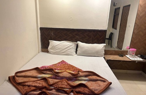 Paharganj Hotel | Shree Lodge Near New Delhi Railway Station, Paharganj