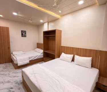 Ujjain Hotel | Shree Nikunj Palace