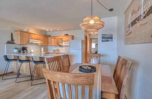 Lincoln City Condo | Shrimply Irresistible - Second Floor - Oceanfront Condo