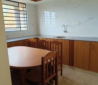 Stuart Hill House | Shriyaamvitha Homestays