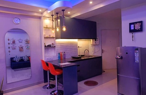 Kolkata Apartment | Siddha Xanadu Studio 604 - Pool Near Airport, CC2