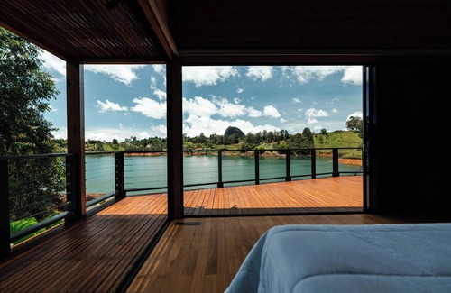 El Penol Villa | Sienna Casa del Lago