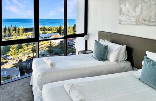 Broadbeach Apartment | Sierra Grand 15th floor Ocean Views parking