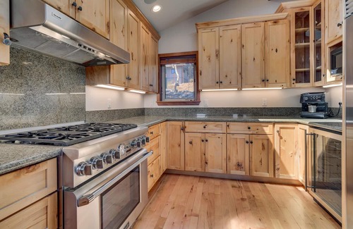 Talmont House | Sierra Vista - Lakeview - TLUXP