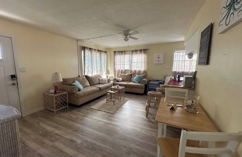 Siesta Key Village House | Siesta Key 2 BR 1BA less than 1000 ft from Beach-“GEM”-Barefoot Bungalows