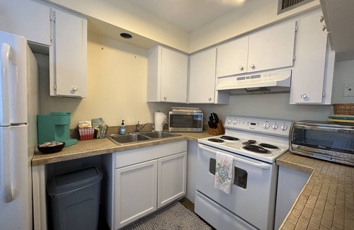 Siesta Key Village House | Siesta Key 2 BR 1BA less than 1000 ft from Beach-“GEM”-Barefoot Bungalows
