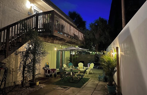 Siesta Key Village House | Siesta Key 2 BR 1BA less than 1000 ft from Beach-“GEM”-Barefoot Bungalows
