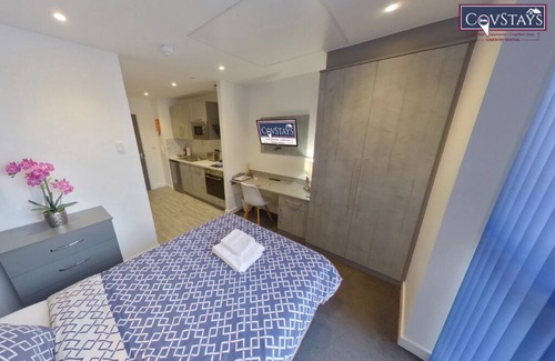 Coventry Apartment | Signature House - Modern City Studio