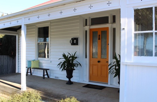 Devonport House | Signature on Gunn. Devonports finest executive holiday home.