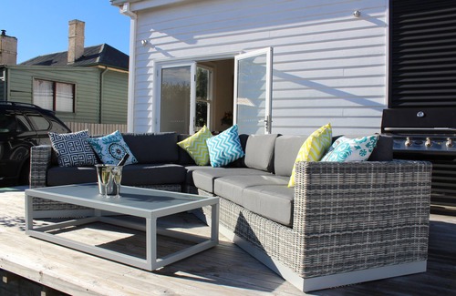 Devonport House | Signature on Gunn. Devonports finest executive holiday home.