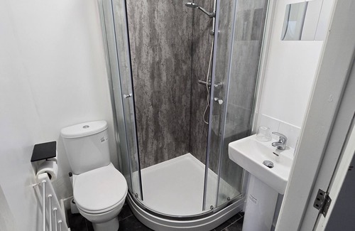Brierfield Apartment | Signature Single Room - Private Bathroom Room 3