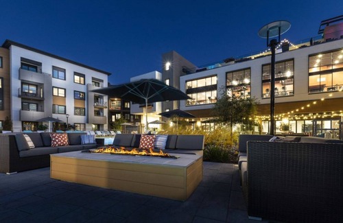 Menlo Park Condo | Silicon Valley Oasis: Luxurious 2BR Condo near Facebook Headquarters