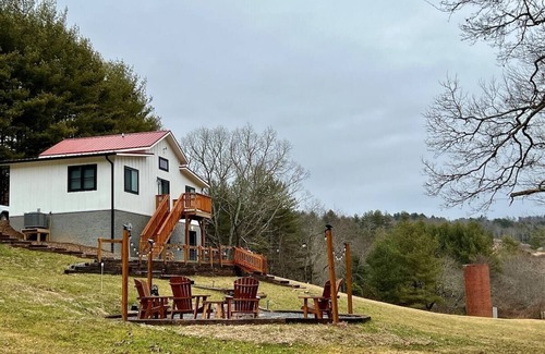 Fleetwood House | Silo Rose - Fleetwood, NC